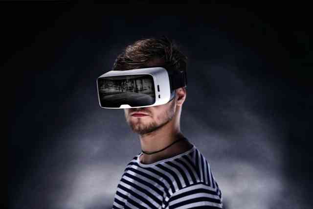 Концепция, история и приложения виртуальной реальности