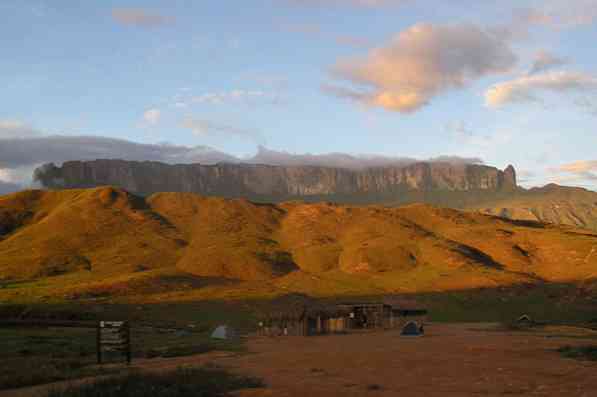 Guayaía Massif Hình thành, Địa lý, Đa dạng sinh học và Tài nguyên