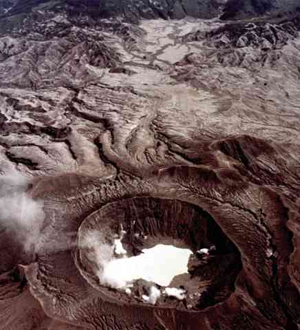 Čičonska geološka povijest, obilježja i erupcija 1982.  T