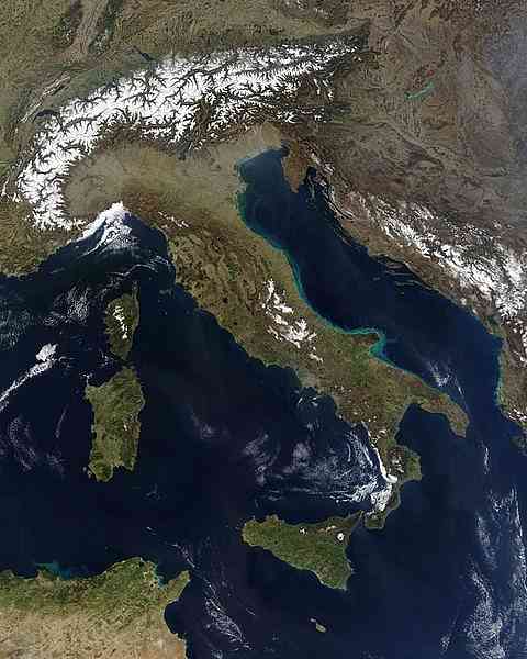 イタリア半島の地理、国、植物、動物相、気候