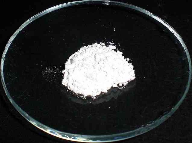 Kalcio sulfatas (CaSO4) Cheminė struktūra, savybės ir panaudojimas