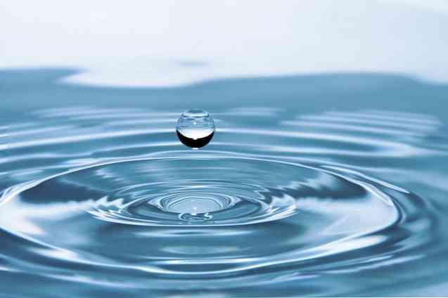 Specifična prostornina vode, zraka, hlapov, dušika in idealnega plina