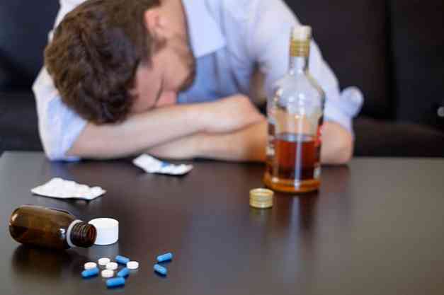 抗うつ薬とアルコール、それらを組み合わせることの結果は何ですか？